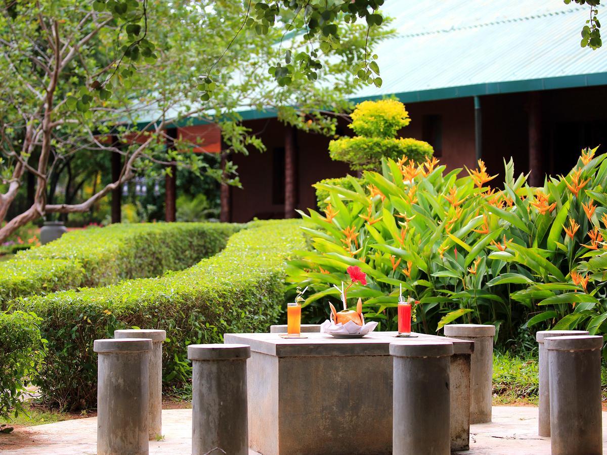 Grand & Gangula Hotel Dambulla Exterior foto