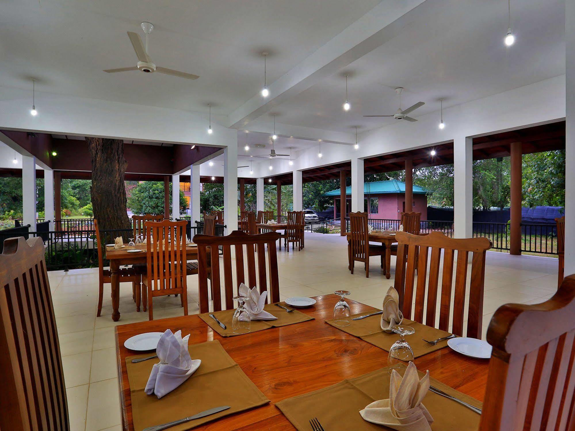 Grand & Gangula Hotel Dambulla Exterior foto
