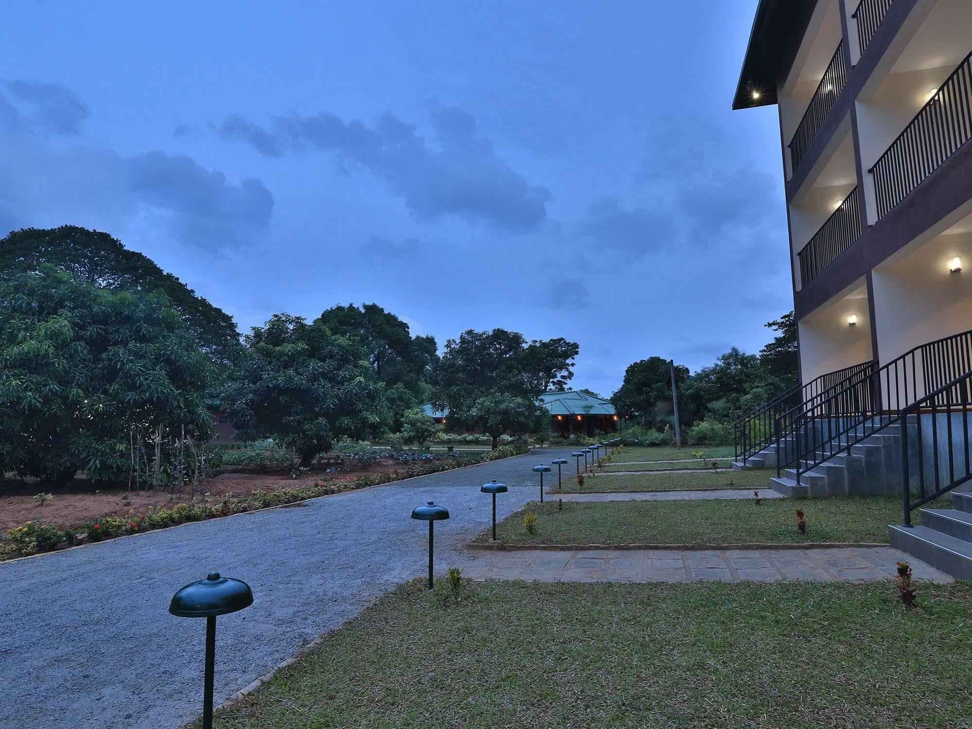 Grand & Gangula Hotel Dambulla Exterior foto