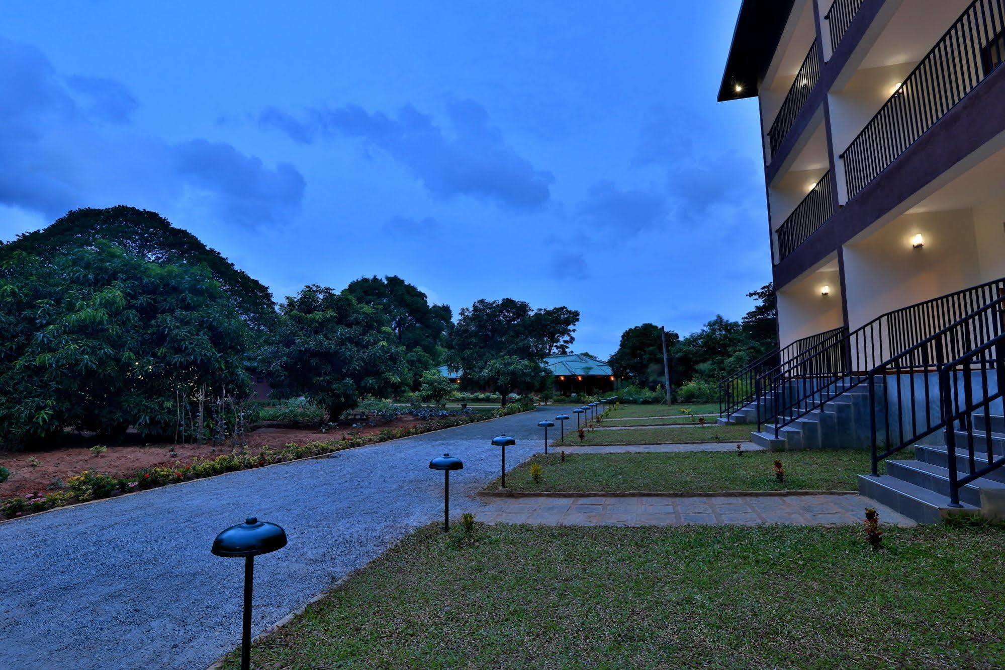 Grand & Gangula Hotel Dambulla Exterior foto