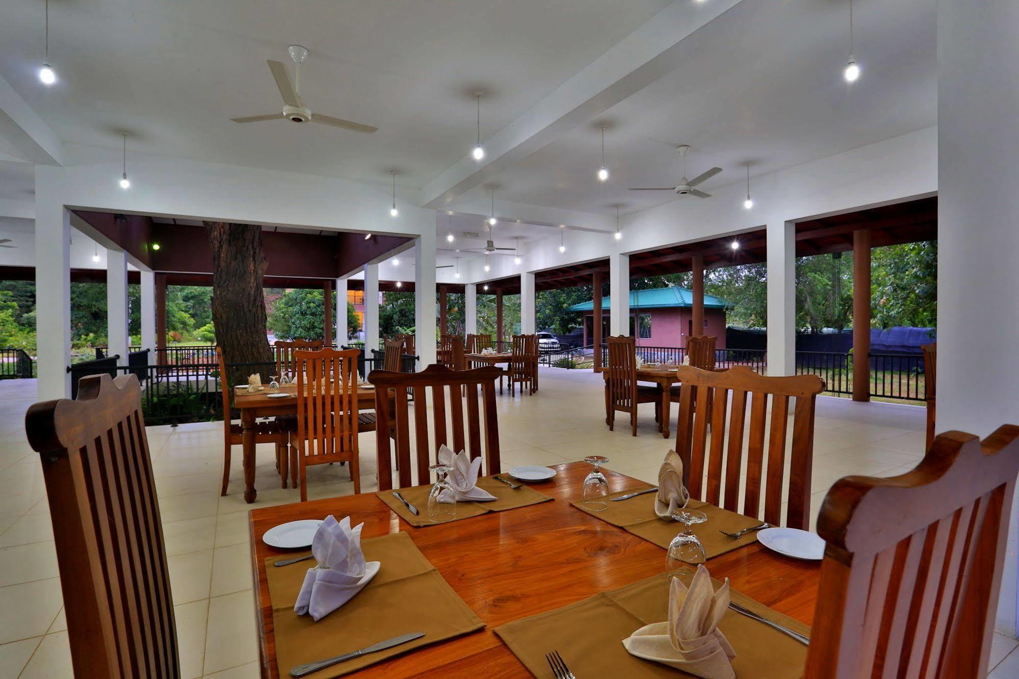 Grand & Gangula Hotel Dambulla Exterior foto
